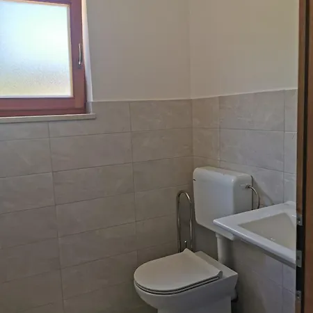 Kneze Apartman *